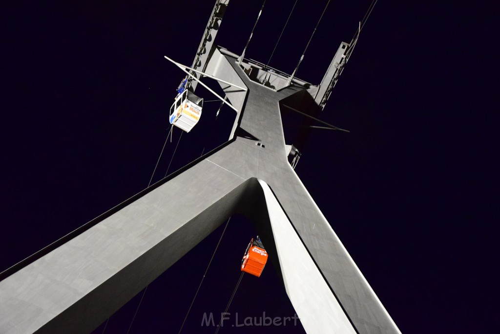 Koelner Seilbahn Gondel blieb haengen Koeln Linksrheinisch P869.JPG - Miklos Laubert